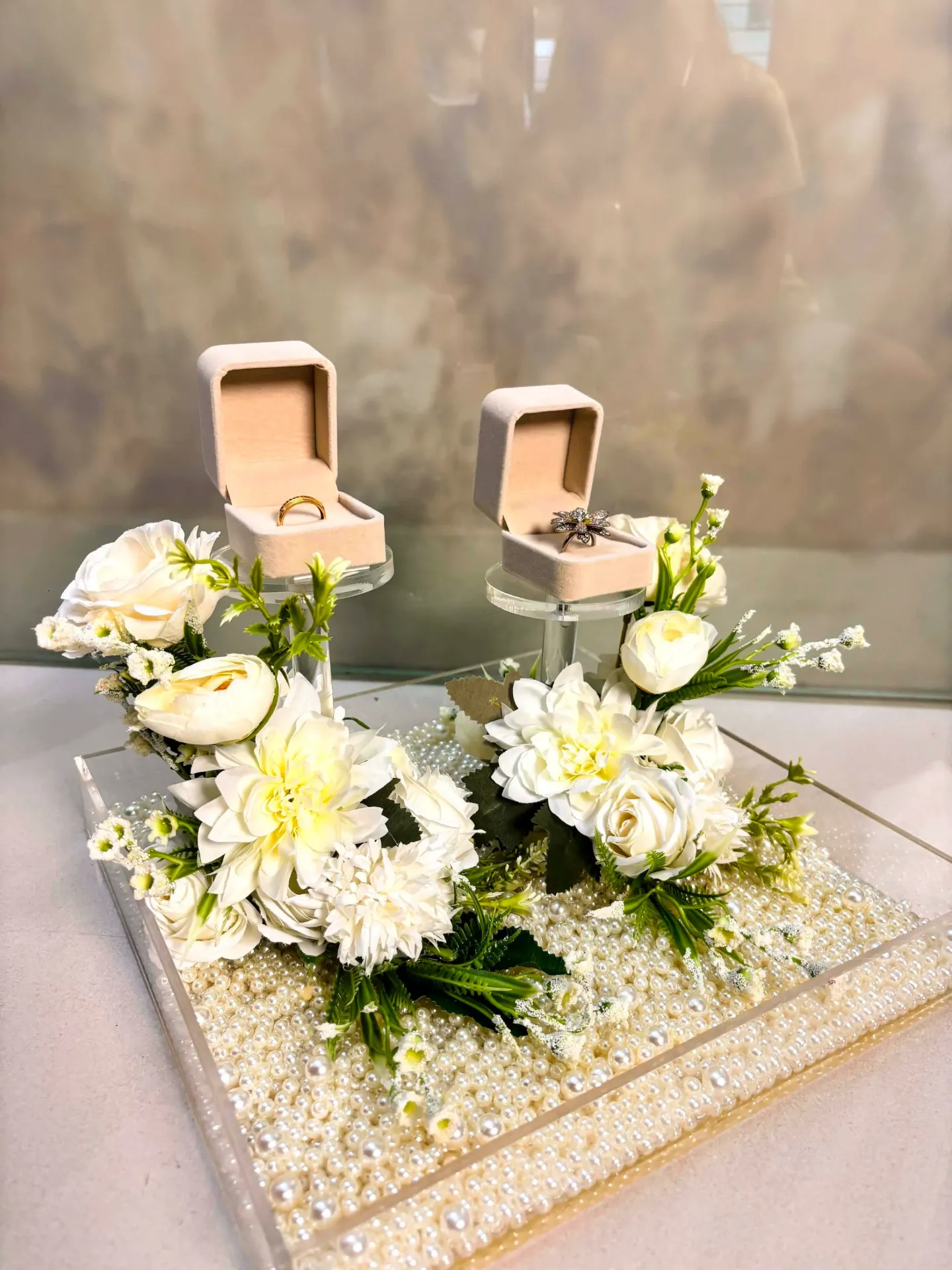 Ring Platter with Pearl finish